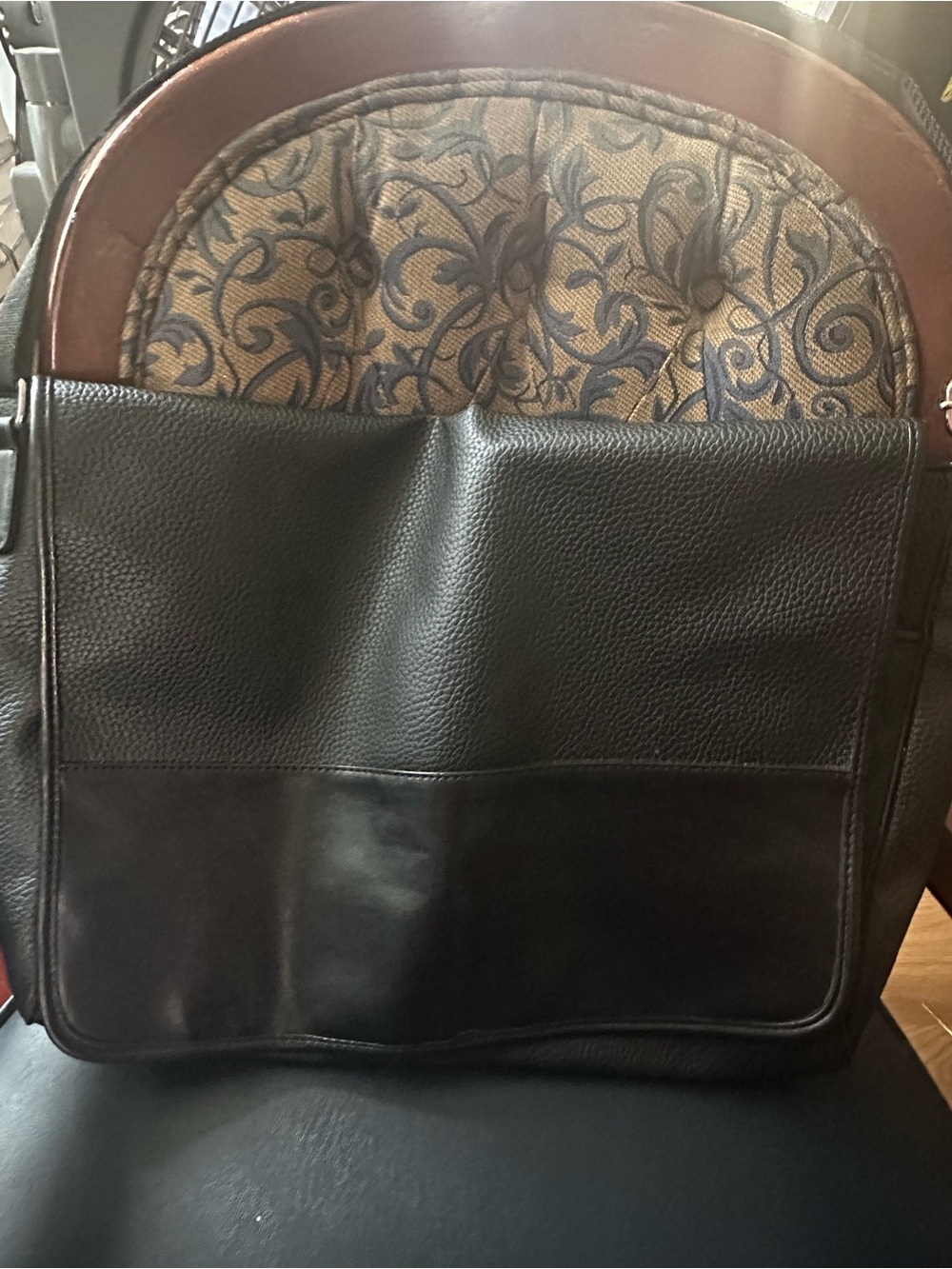 Classic Black Leather Men's Messenger Bag